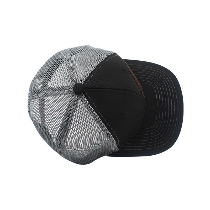 Cappello da camionista con etichetta in pelle marrone e motivo a lettere - image 4