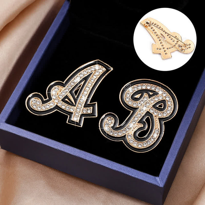 Spilla con lettera iniziale smaltata nera e strass, alfabeto 26 - image 3