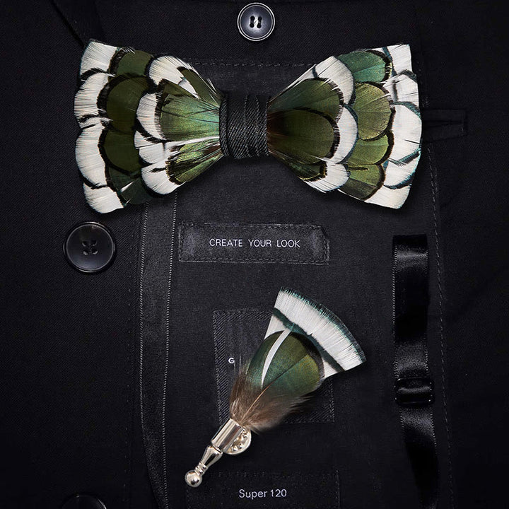 Papillon a strati di piume verde scuro e bianco con spilla da bavero - Verde scuro e bianco - image 0