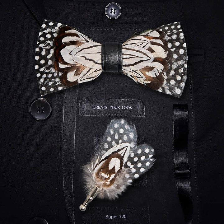 Papillon con piume di gufo bianco e nero con spilla da bavero - Bianco e nero - image 0