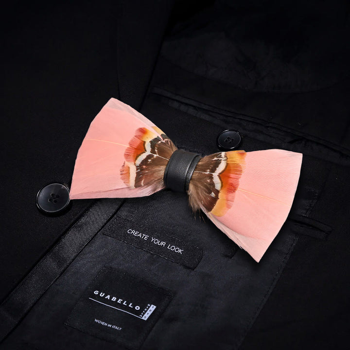 Papillon con piume rosa pop con spilla da bavero - image 3