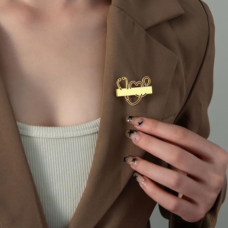 Spilla stetoscopio a striscia lunga in oro personalizzabile con il tuo nome - image 1