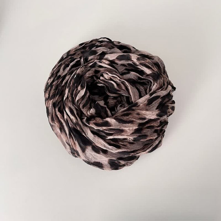 Sciarpa autunnale sottile in lino e cotone plissettato con stampa leopardata da donna - image 10
