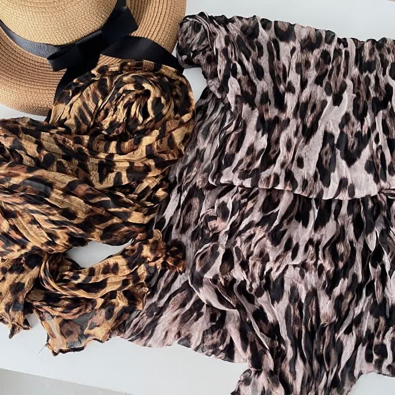 Sciarpa autunnale sottile in lino e cotone plissettato con stampa leopardata da donna - image 5