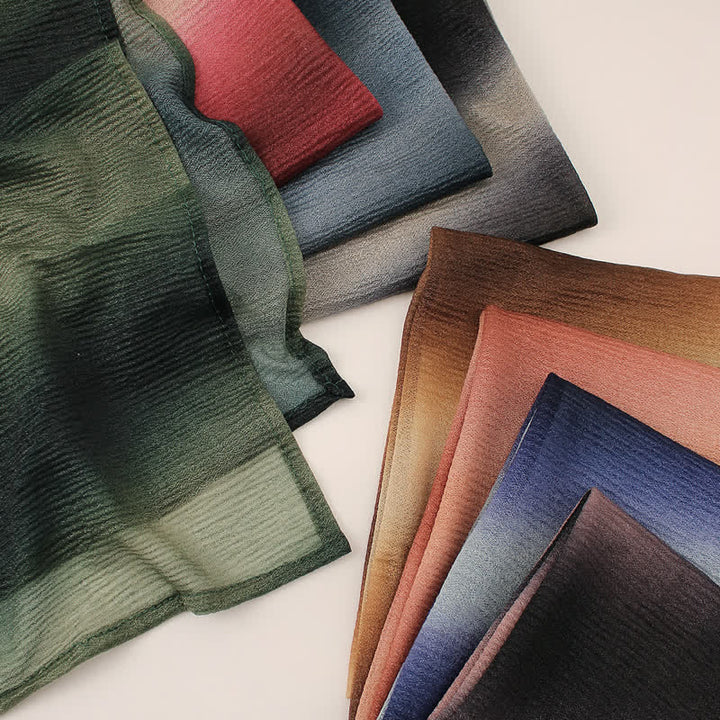 Sciarpa estiva sottile unisex a righe con pieghe e colori sfumati - image 0
