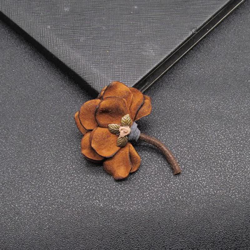 Spilla in tessuto con petali di fiori da sposa retrò dal design originale - image 2