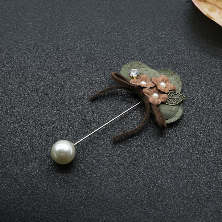 Spilla da bavero in tessuto con fiore, design originale per matrimonio, verde scuro - image 1