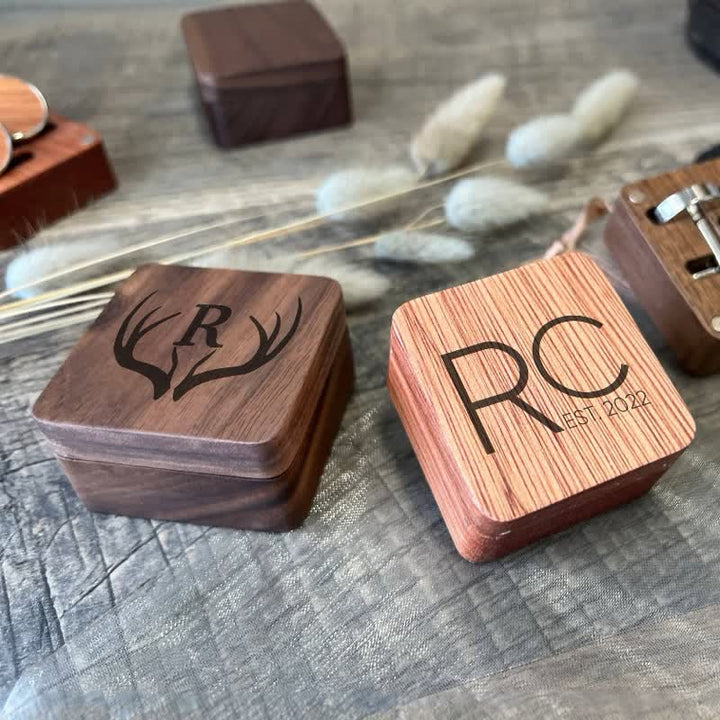 1 paio di gemelli in legno classici con nome personalizzato con scatola - image 1