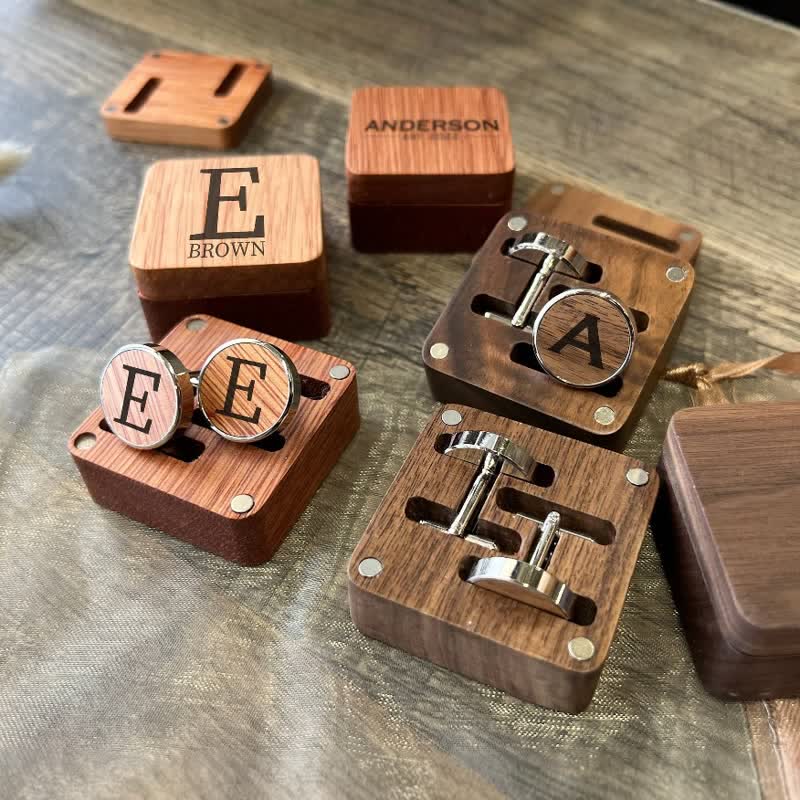 1 paio di gemelli in legno classici con nome personalizzato con scatola - image 0