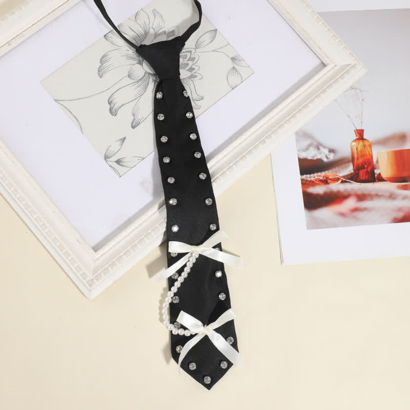 Cravatta pre-annodata creativa con borchie di strass neri - Stile n. 7 - image 9