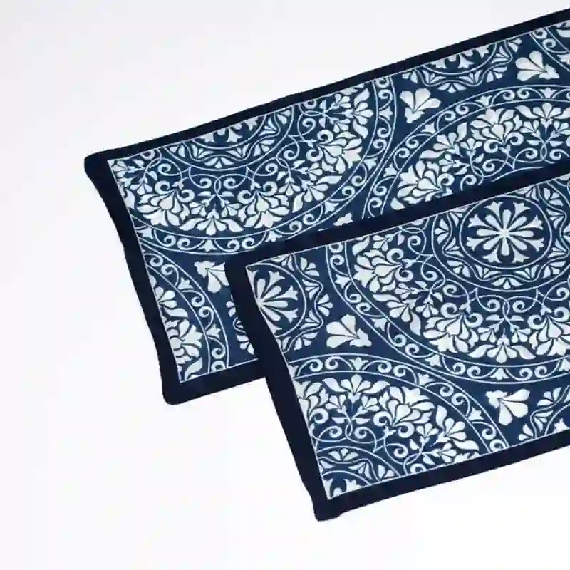 Sciarpa lunga e sottile da uomo, con motivo floreale blu e bianco, a doppia faccia - image 5