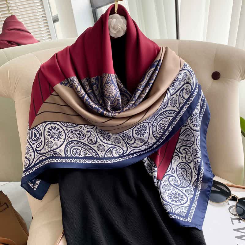 Sciarpa quadrata in seta imitata con elegante motivo Paisley da uomo, in tinta unita - image 3