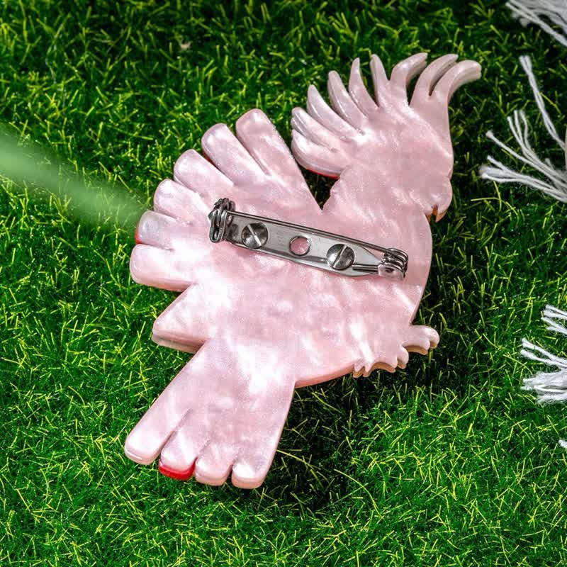 Spilla fatta a mano in acrilico a forma di pappagallo rosa - image 3