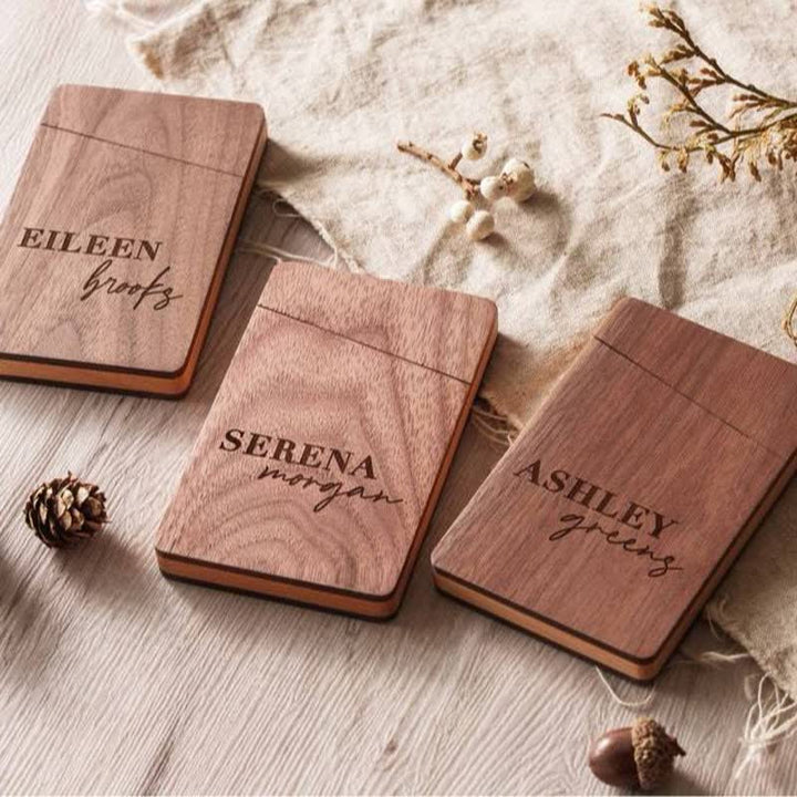 Porta biglietti da visita in legno con nome inciso personalizzato - image 7