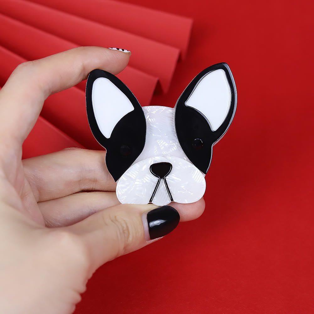 Spilla in acrilico realizzata a mano a forma di adorabile cane bianco e nero - image 1