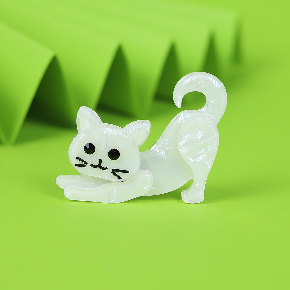 Spilla in acrilico fatta a mano con grazioso accessorio a forma di gatto bianco - Bianco - image 0