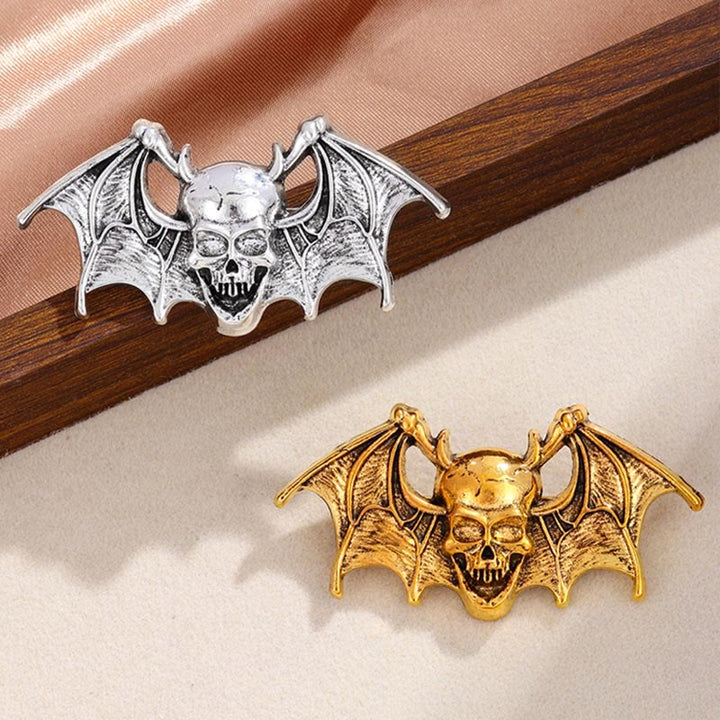 Spilla creativa a forma di pipistrello e teschio per Halloween - image 0