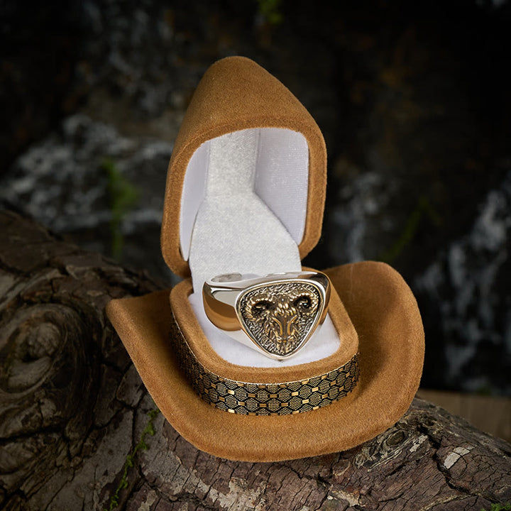 Anello vintage in stile western con testa di ariete intagliata - image 2