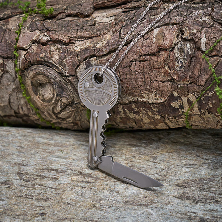 Portachiavi pratico con coltello pieghevole e collana in argento - image 2