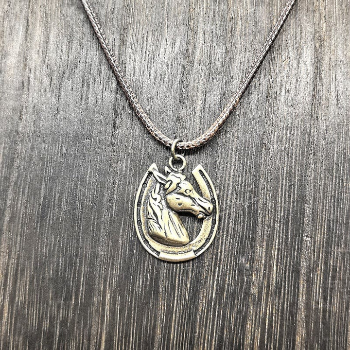 Collana con ciondolo in metallo con motivo a ferro di cavallo e testa di cavallo vintage - Bronzo antico - image 1