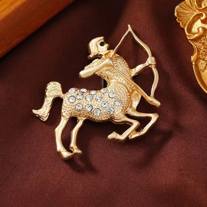 Spilla in oro con diamanti e segno zodiacale - image 18
