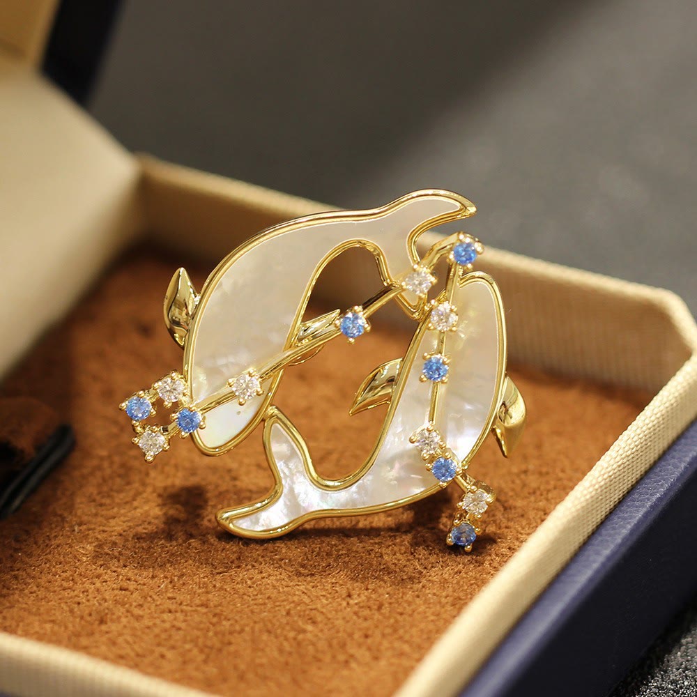Spilla in oro con 12 costellazioni in madreperla e cristallo blu - Pesci - image 21