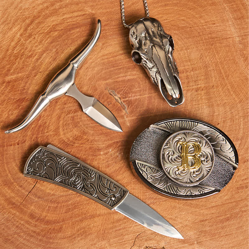 Set di ciondoli a forma di corno di cervo con fibbia per cintura fai da te con coltello nascosto e lettera iniziale - image 2
