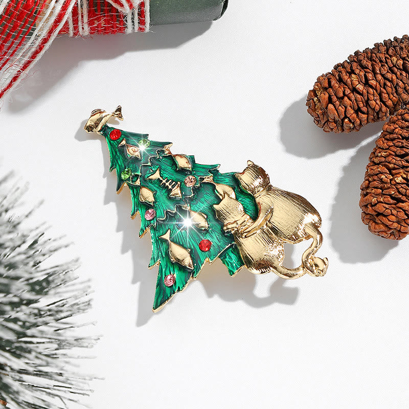 Spilla bicolore con albero di Natale smaltato con gatto e pesce - image 1