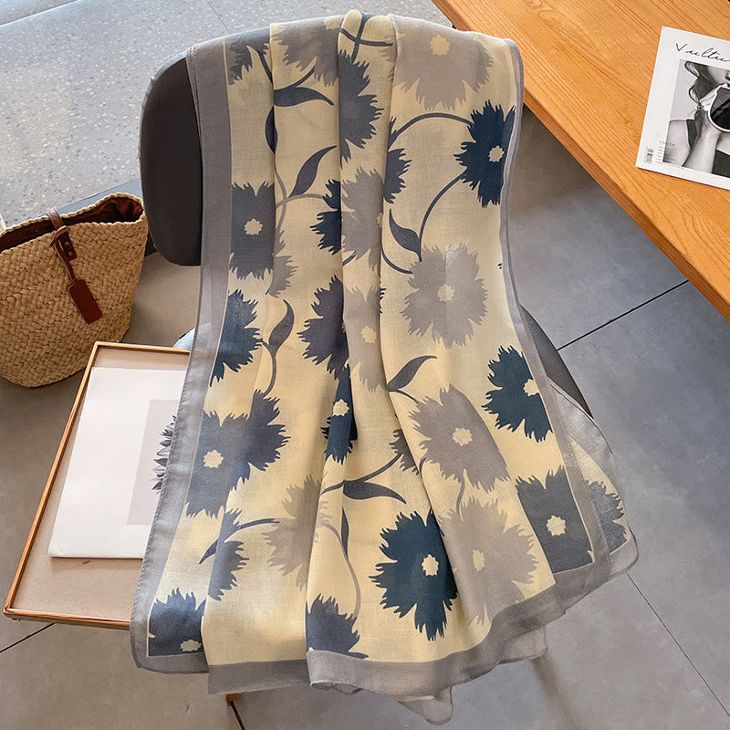 Sciarpa leggera e versatile multicolore con stampa floreale chic da donna - image 1