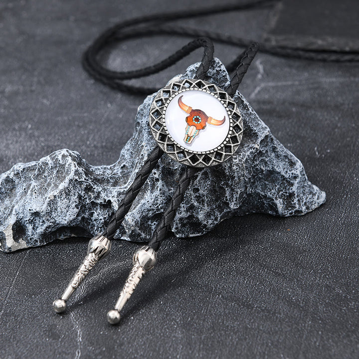 Cravatta Bolo con testa di toro creativa e cavaliere cowboy icona occidentale - Teschio di manzo boho - image 0