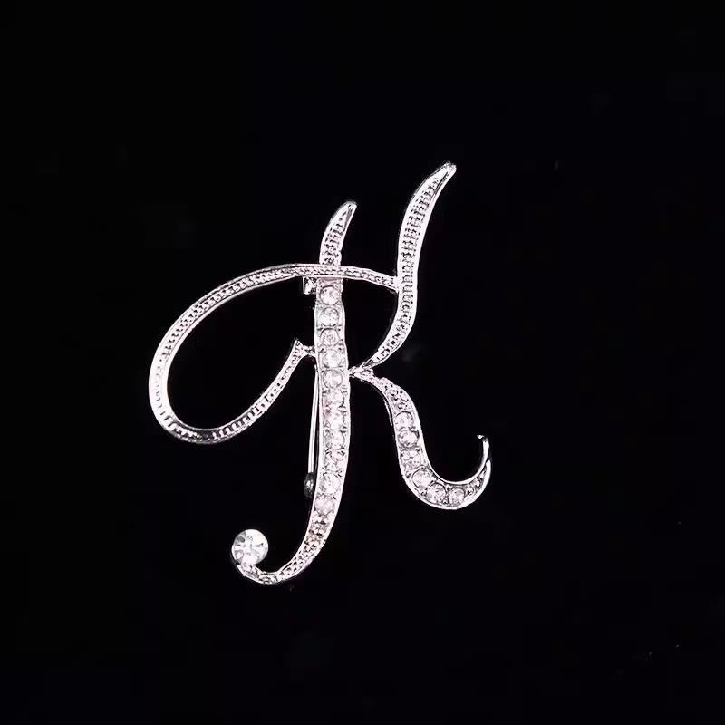 Spilla con iniziale in oro e argento e diamanti intarsiati - Argento - K - image 33