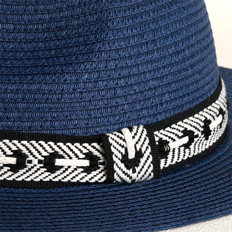 Cappello di paglia da donna con parte superiore piatta e fascia decorativa, ideale per il sole. - image 2