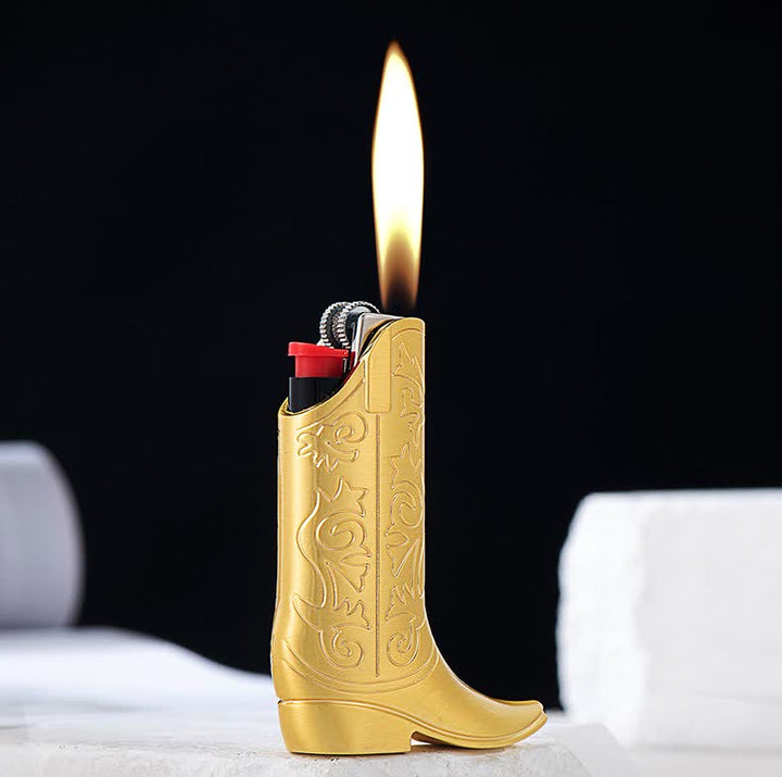 Custodia per accendino in metallo con stivale da cowboy inciso in stile retrò. - image 1
