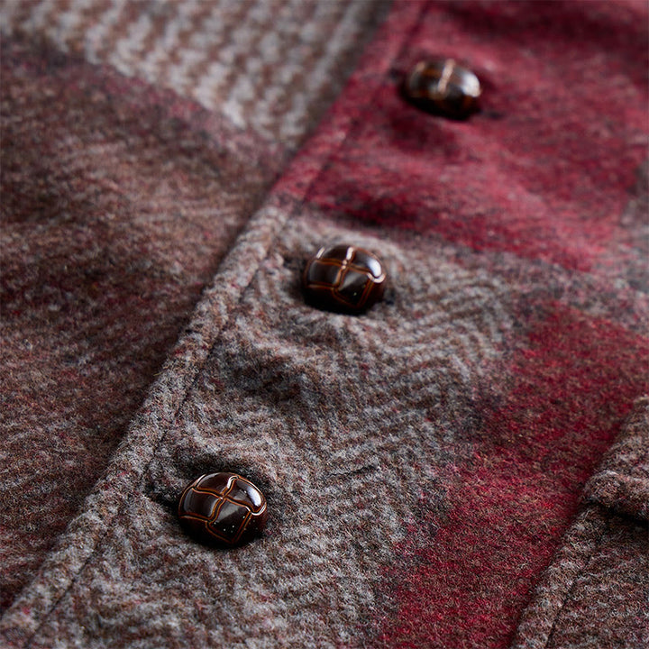 Gilet da uomo in tinta calda con motivo patchwork a spina di pesce. - image 17