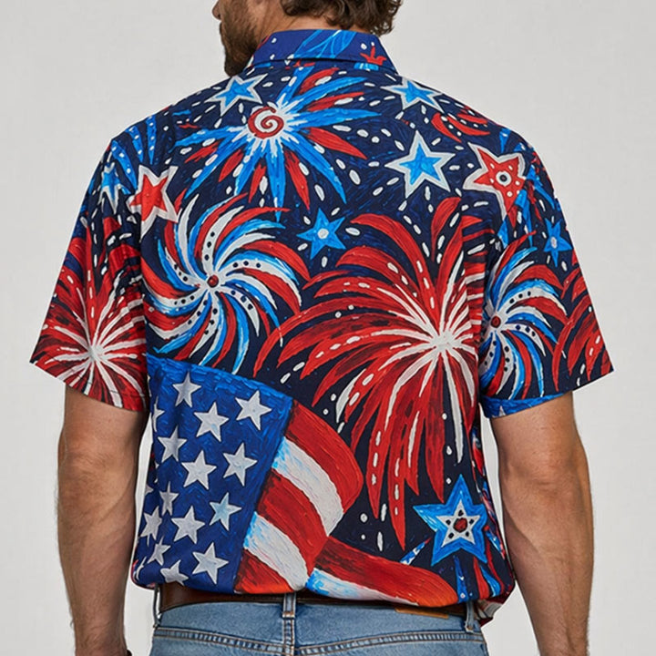 Maglietta estiva patriottica con stampa di bandiera americana e fuochi d'artificio - image 2