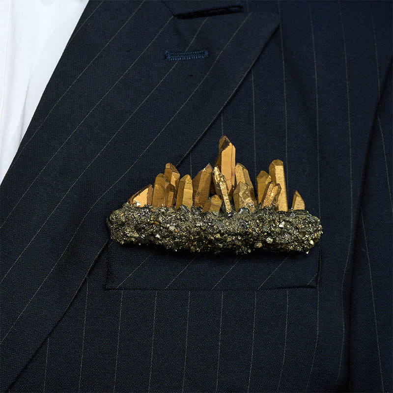 Spilla da taschino a forma di corona in cristallo naturale, realizzata a mano. - Oro - image 18