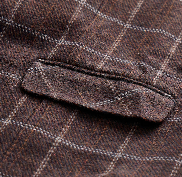 Gilet da uomo a quadri con revers a tacca, ideale per feste e occasioni informali. - image 10
