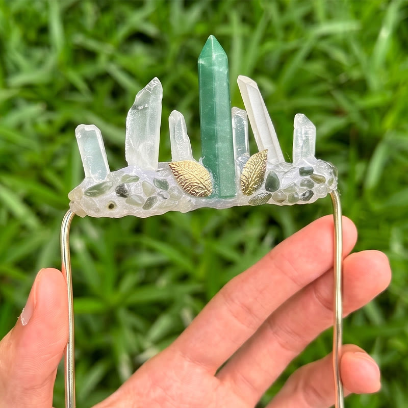 Spilla da taschino a forma di corona in cristallo naturale, realizzata a mano. - Verde e bianco - image 12