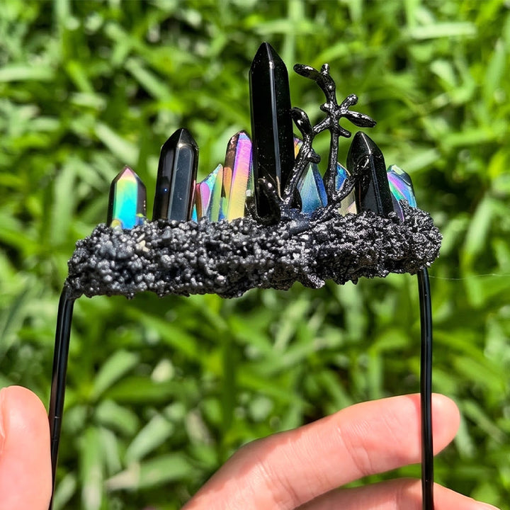 Spilla da taschino a forma di corona in cristallo naturale, realizzata a mano. - Nero e multicolore - image 11