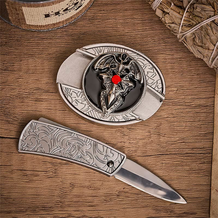 Cintura in pelle con fibbia a forma di coltello pieghevole nascosto a forma di drago gotico e pipistrello. - image 1