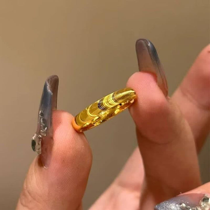 Anello a onda minimalista con texture, perfetto per tutti i giorni e dallo stile cool girl. - image 6