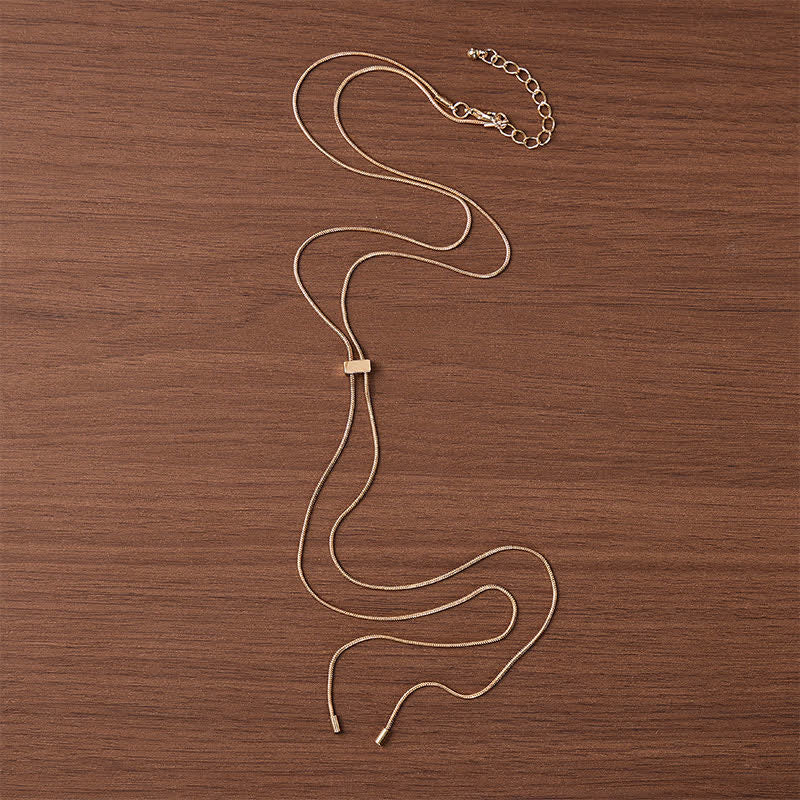 Collana bolo minimalista e delicata con chiusura regolabile a cursore. - image 3