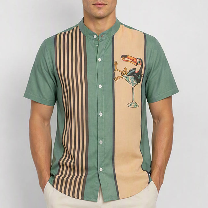 Camicia estiva da uomo a righe verticali con stampa tucano tropicale. - image 1