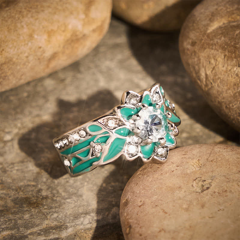 Anello da donna vintage a forma di fiore con smalto e strass. - image 1