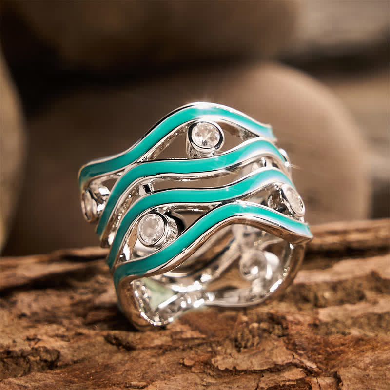 Anello da donna con pietra smaltata a onde sovrapposte - image 3