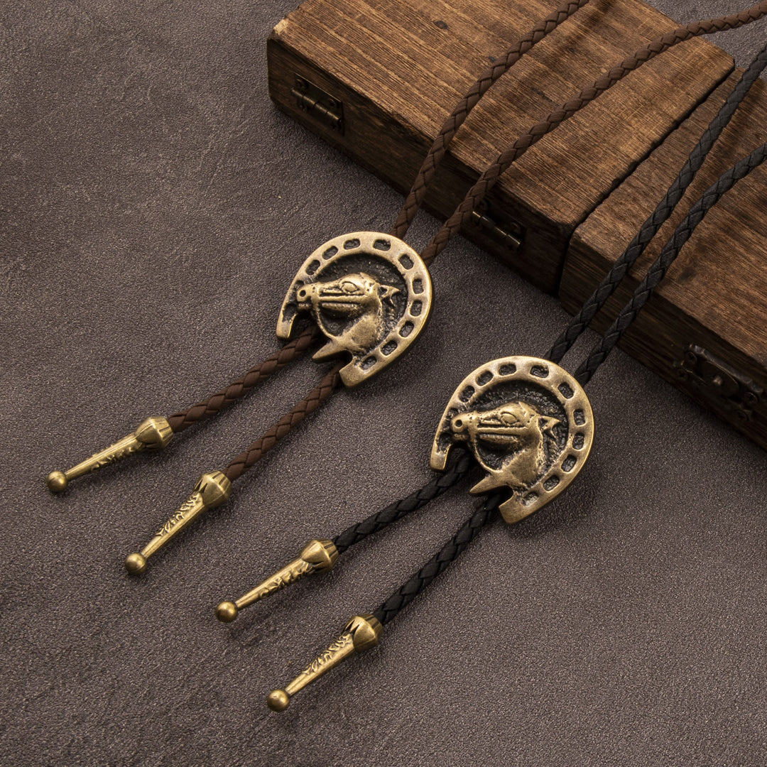 Collana vintage da western con bolo e testa di cavallo in pelle - image 0