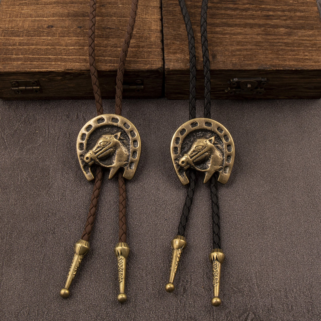 Collana vintage da western con bolo e testa di cavallo in pelle - image 3