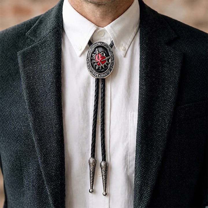 Cravatta bolo gotica con cuore fiammeggiante in smalto nero stile western - image 1