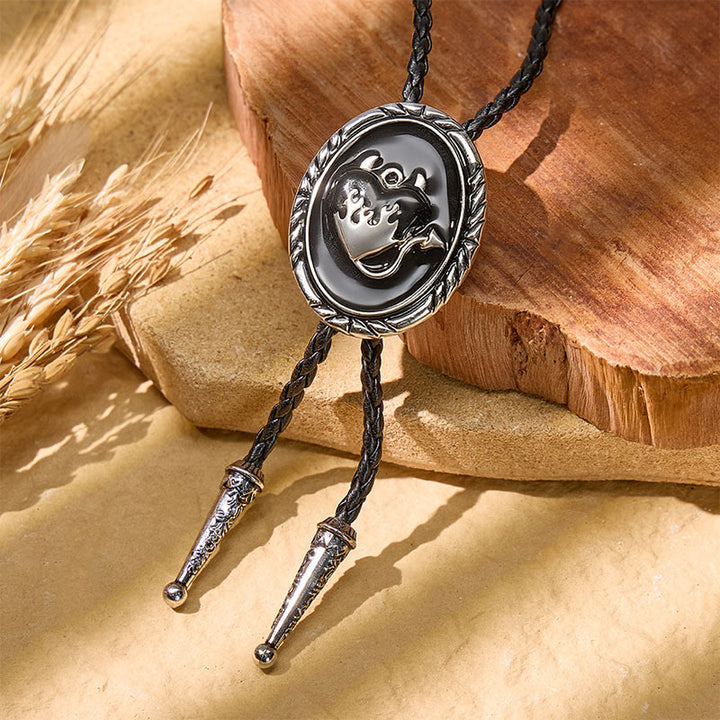 Bolo con testa di toro in smalto nero scuro stile western. - Nero - image 0