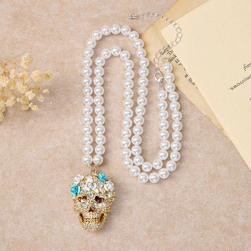 Collana con teschio di zucchero e perle, con strass di cristallo e fiori - image 2